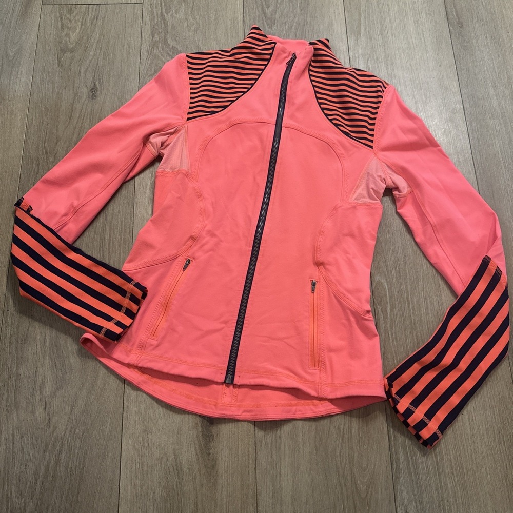 Lululemon Womens Sz 8 Forme Jacket Flare Orange Classic Stripe Navy Blue